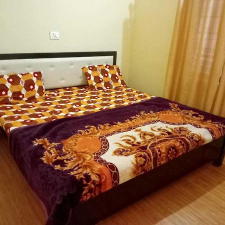Oyo Hotel Ss Grand ลัคเนา ภายนอก รูปภาพ